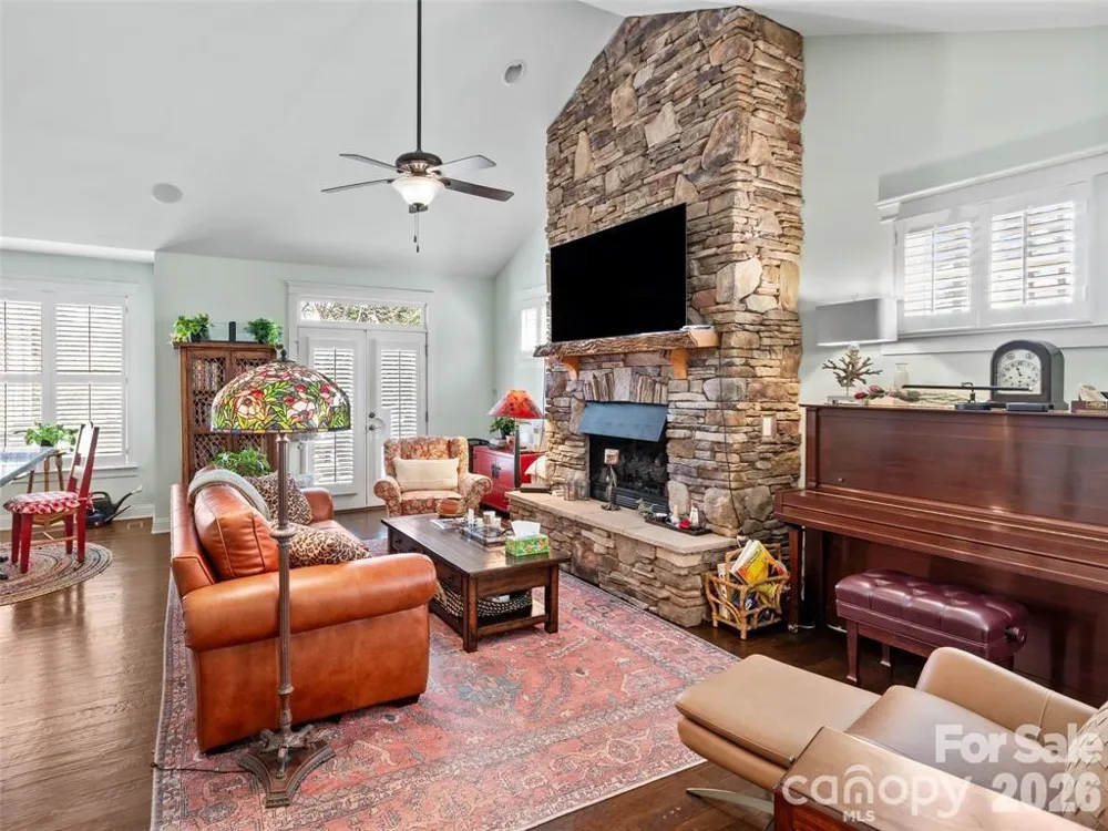 22 S Kaufman Stone Way Biltmore Lake, NC 28715