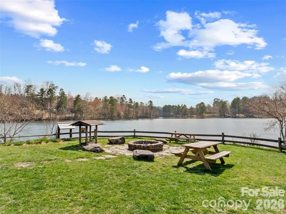 22 S Kaufman Stone Way Biltmore Lake, NC 28715