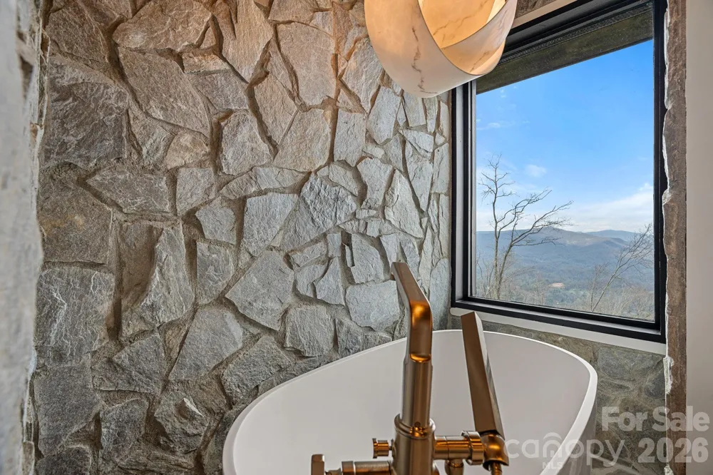 404 Silver Eagle Trail Banner Elk, NC 28604