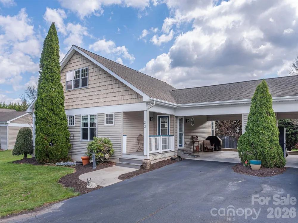 22 Cottage Loop Waynesville, NC 28785