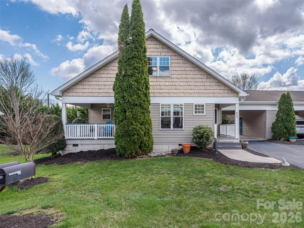 22 Cottage Loop Waynesville, NC 28785