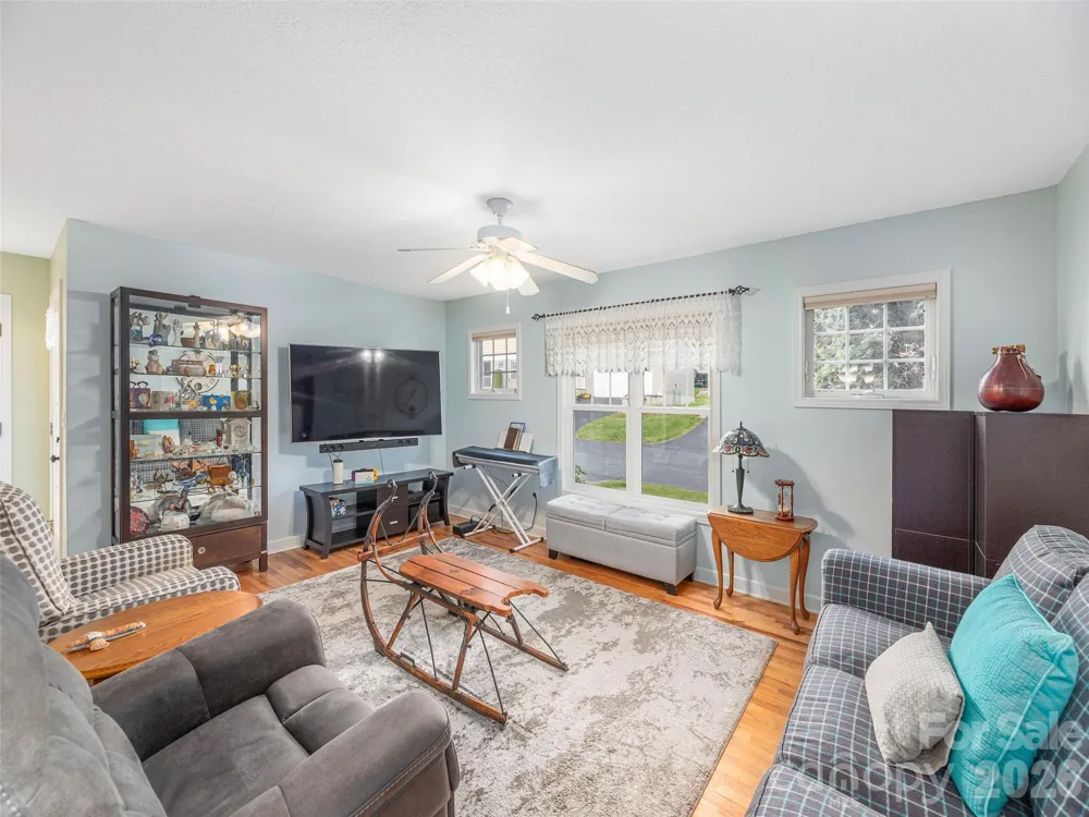 22 Cottage Loop Waynesville, NC 28785
