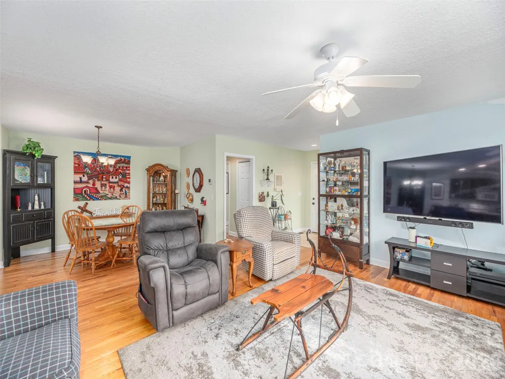 22 Cottage Loop Waynesville, NC 28785