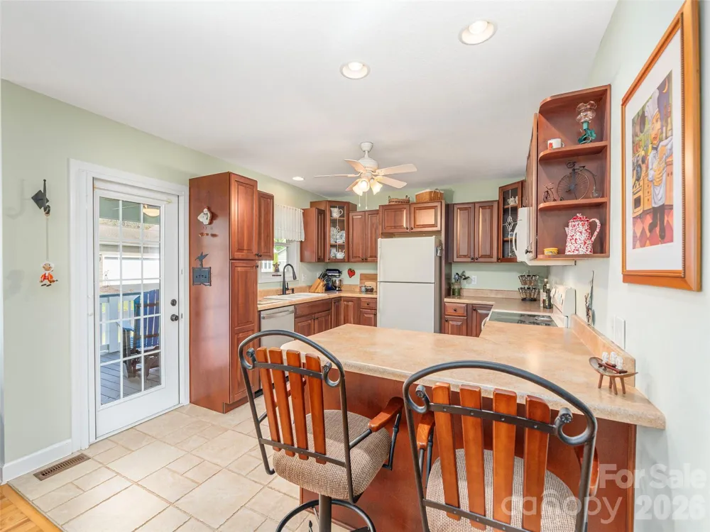 22 Cottage Loop Waynesville, NC 28785