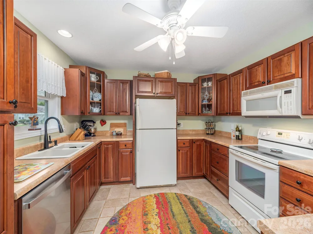 22 Cottage Loop Waynesville, NC 28785
