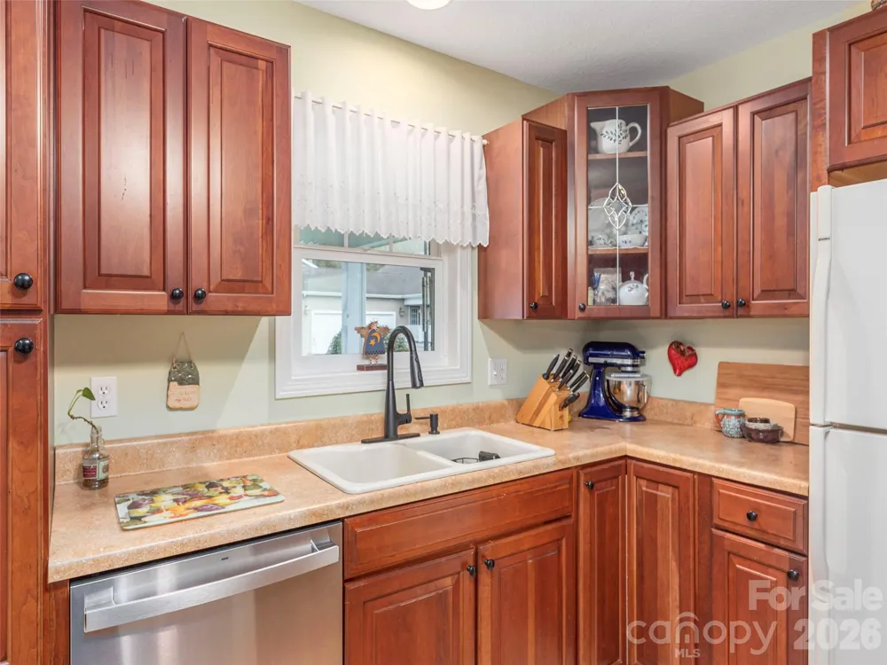 22 Cottage Loop Waynesville, NC 28785