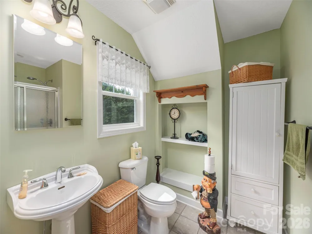 22 Cottage Loop Waynesville, NC 28785