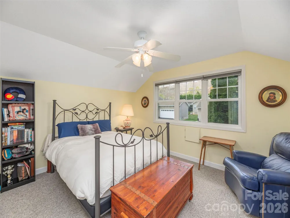 22 Cottage Loop Waynesville, NC 28785