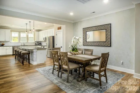 114 Glencoe Lane #102