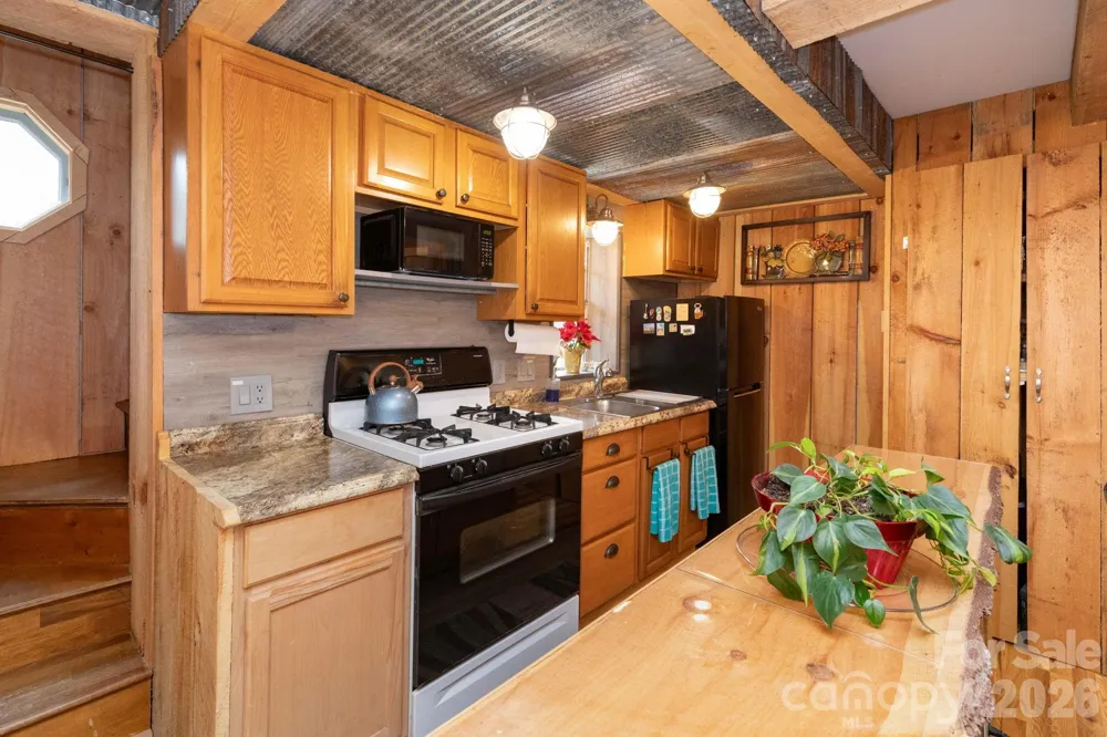 2670 Dicks Creek Road Whittier, NC 28789