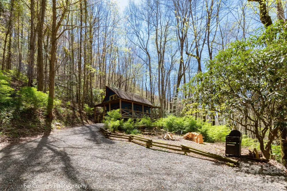 2670 Dicks Creek Road Whittier, NC 28789