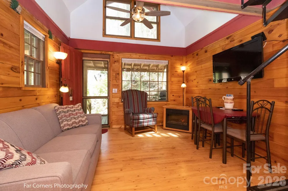 2670 Dicks Creek Road Whittier, NC 28789