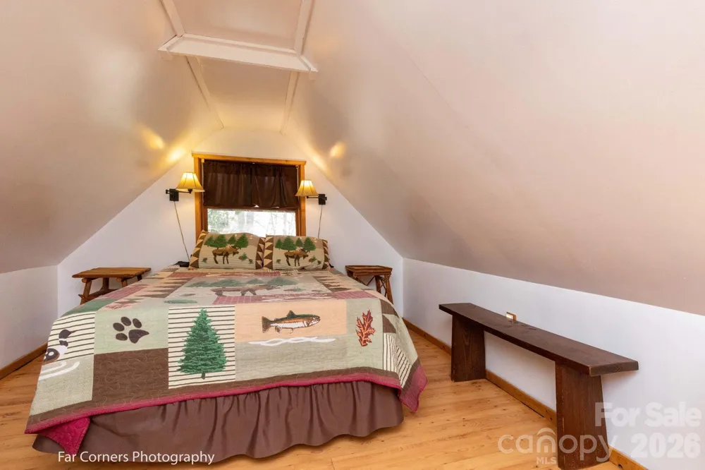 2670 Dicks Creek Road Whittier, NC 28789