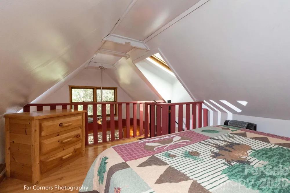2670 Dicks Creek Road Whittier, NC 28789