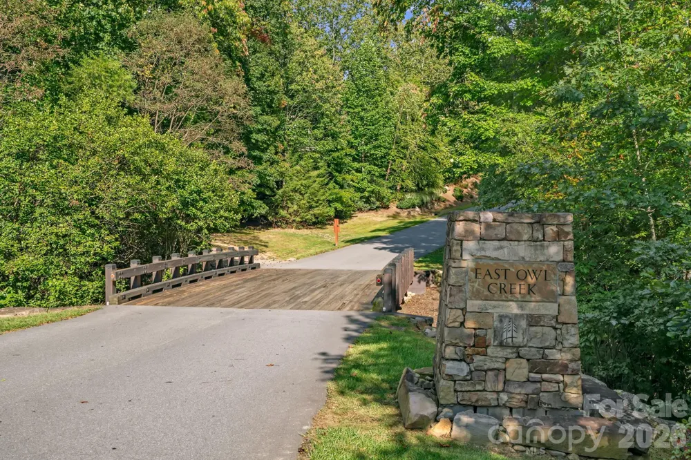 25 E Owl Creek Lane Fairview, NC 28730
