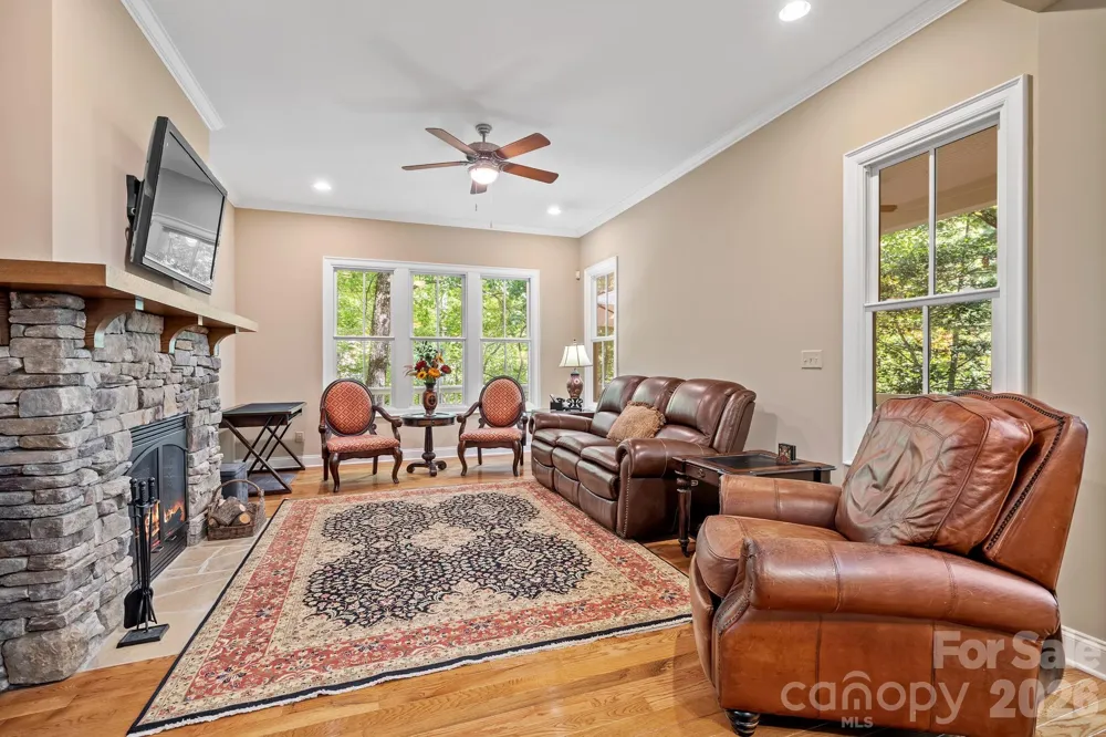 25 E Owl Creek Lane Fairview, NC 28730