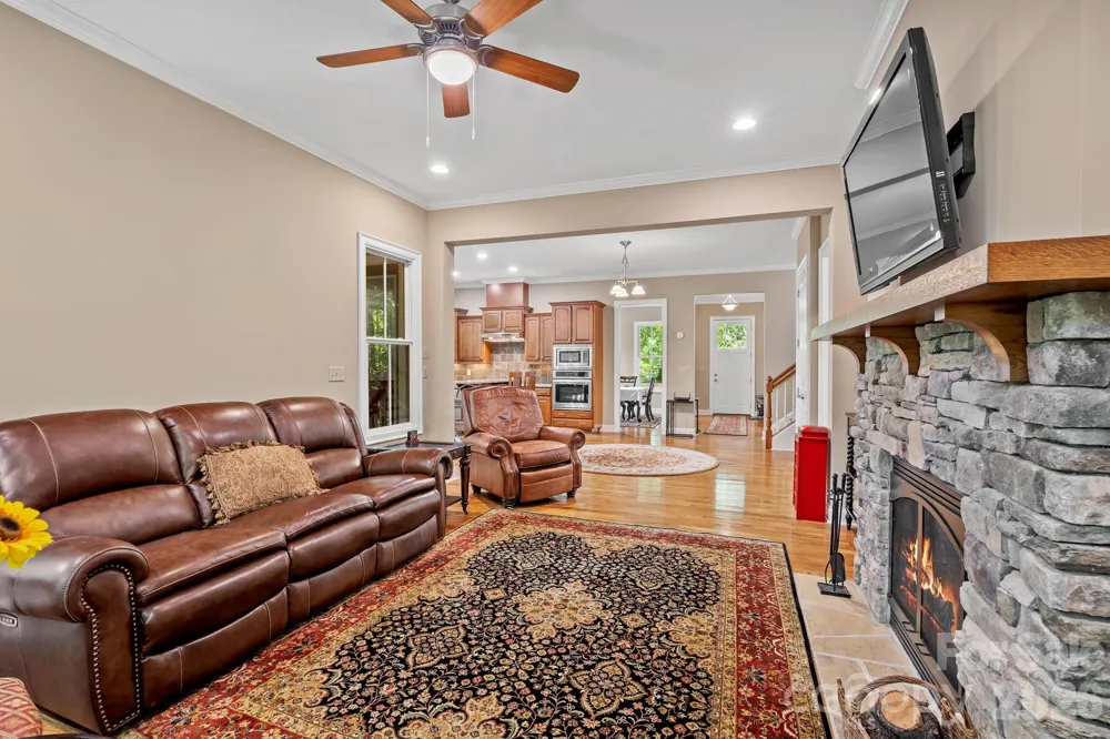25 E Owl Creek Lane Fairview, NC 28730