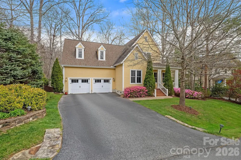 25 E Owl Creek Lane Fairview, NC 28730