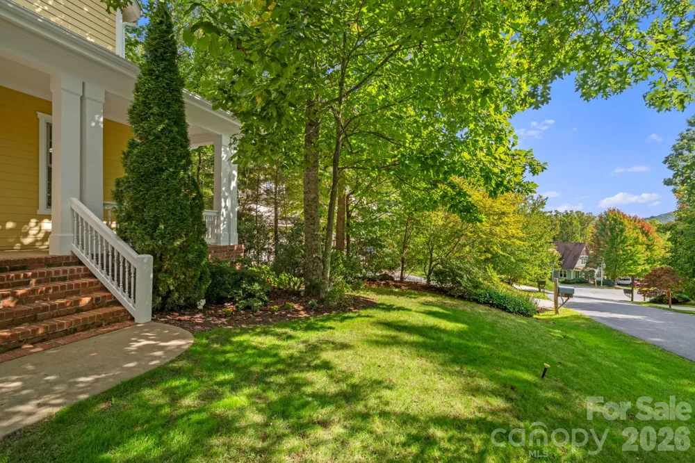 25 E Owl Creek Lane Fairview, NC 28730