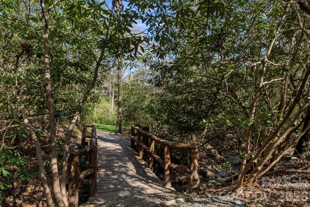 25 E Owl Creek Lane Fairview, NC 28730