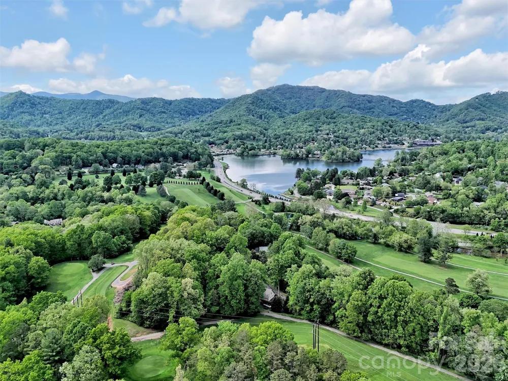 186 Aldersgate Road Waynesville, NC 28786