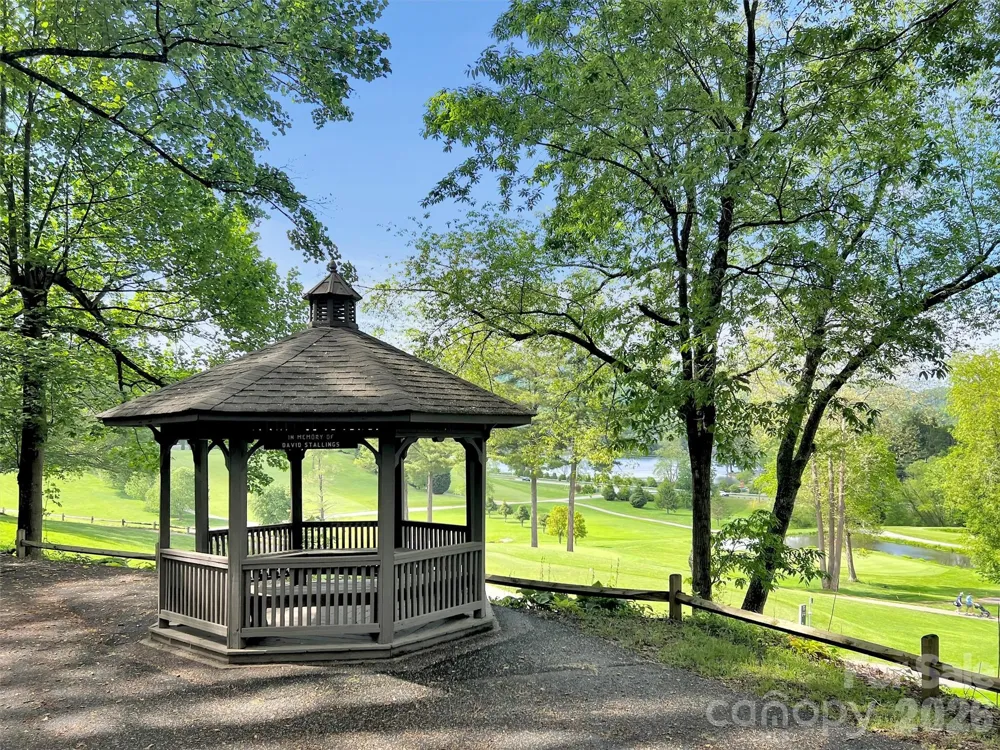 186 Aldersgate Road Waynesville, NC 28786