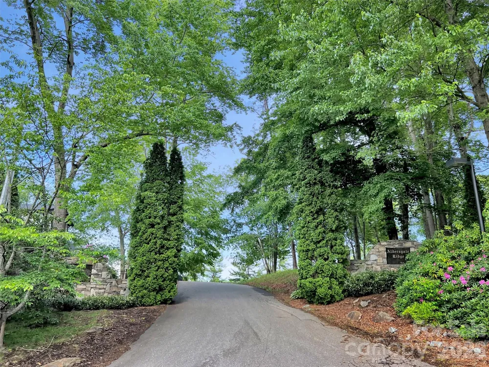 186 Aldersgate Road Waynesville, NC 28786