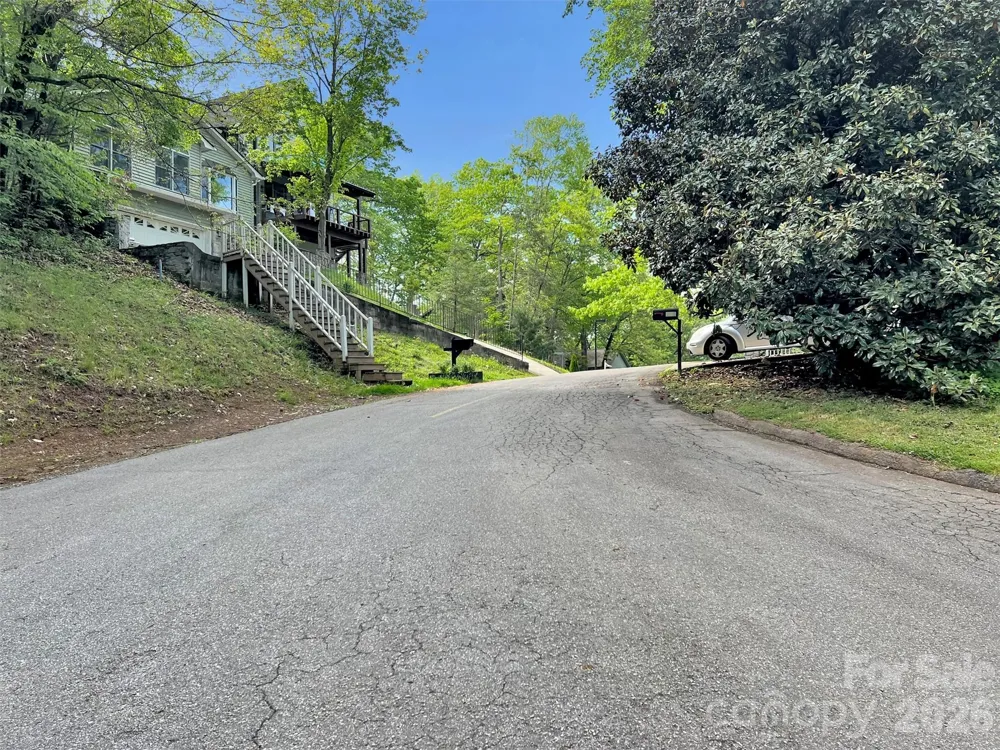 186 Aldersgate Road Waynesville, NC 28786