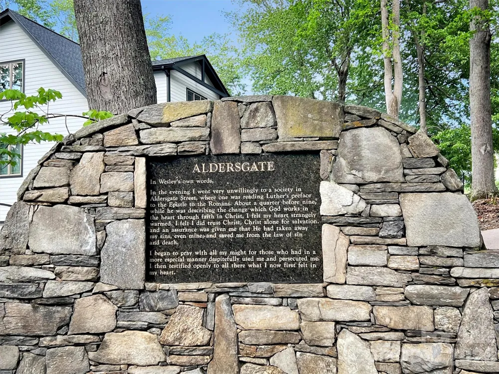186 Aldersgate Road Waynesville, NC 28786