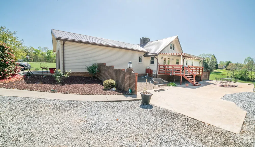 1368 Cajah Mountain Road Hudson, NC 28638