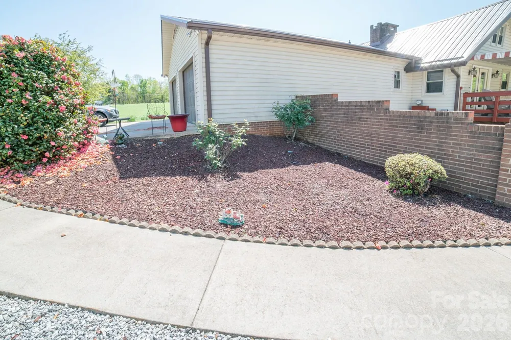 1368 Cajah Mountain Road Hudson, NC 28638