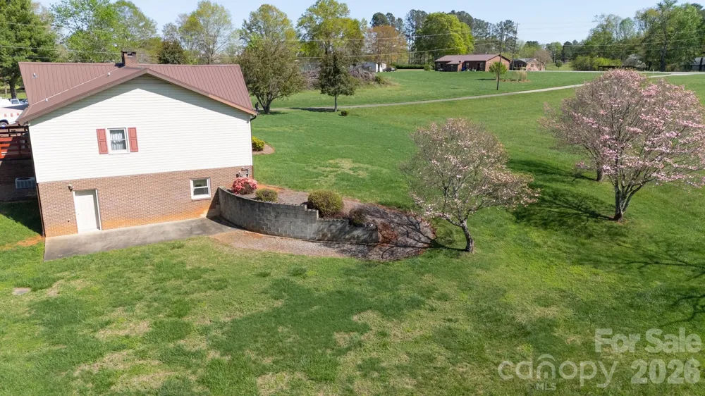 1368 Cajah Mountain Road Hudson, NC 28638