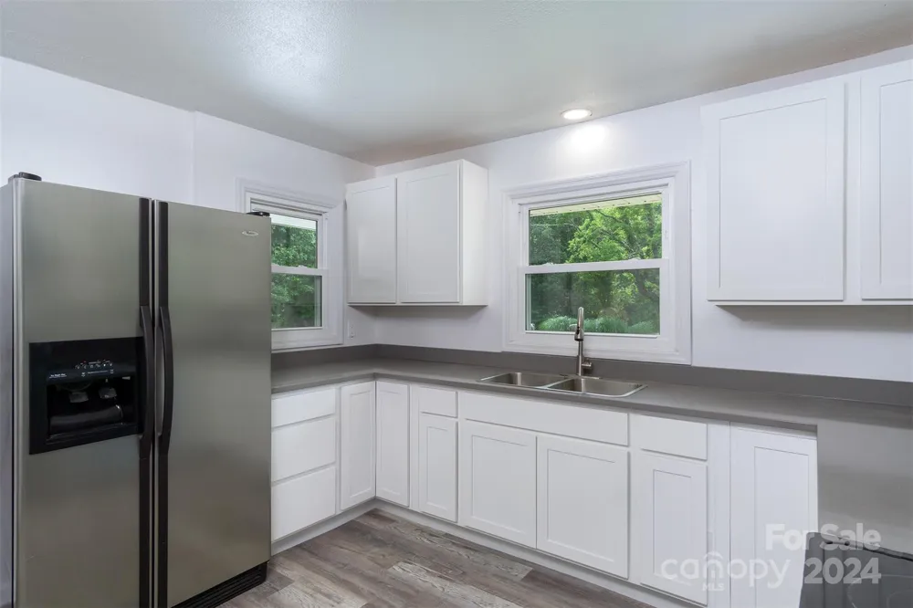 468 Deer Park Lake Road Spruce Pine, NC 28777