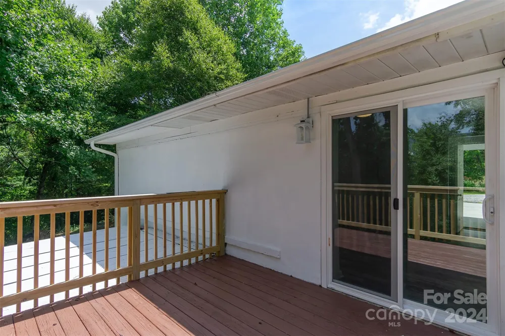 468 Deer Park Lake Road Spruce Pine, NC 28777