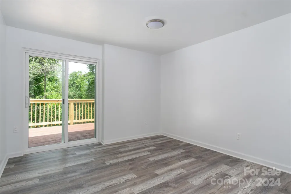 468 Deer Park Lake Road Spruce Pine, NC 28777