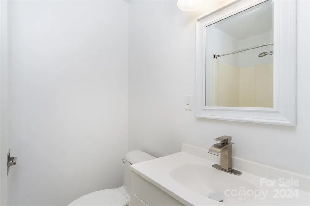 468 Deer Park Lake Road Spruce Pine, NC 28777