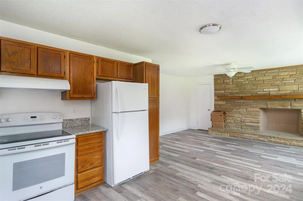 468 Deer Park Lake Road Spruce Pine, NC 28777