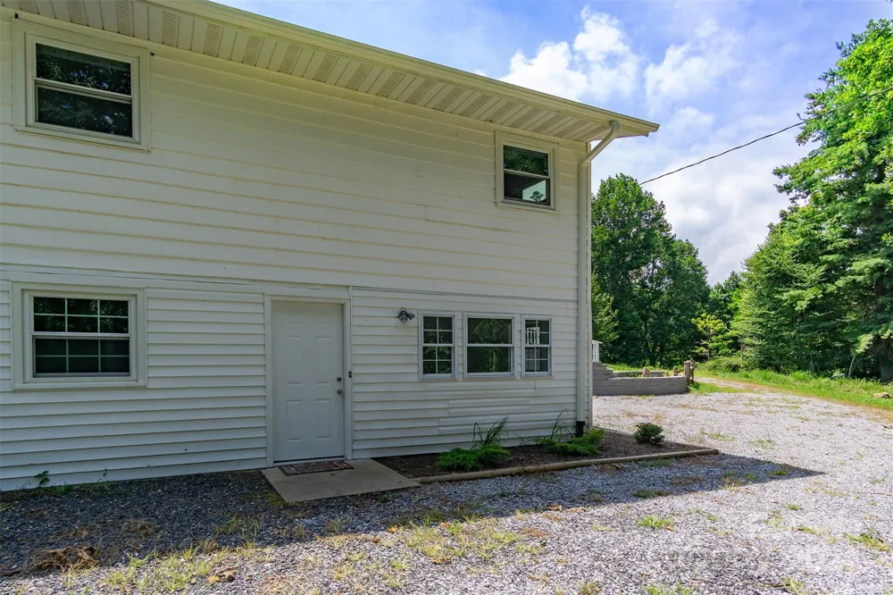 468 Deer Park Lake Road Spruce Pine, NC 28777