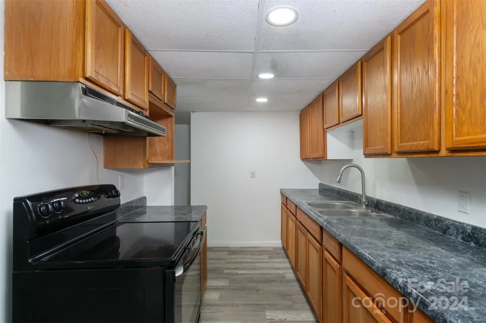 468 Deer Park Lake Road Spruce Pine, NC 28777