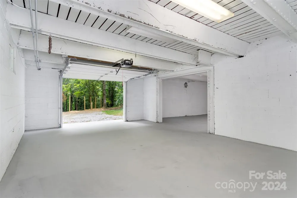468 Deer Park Lake Road Spruce Pine, NC 28777