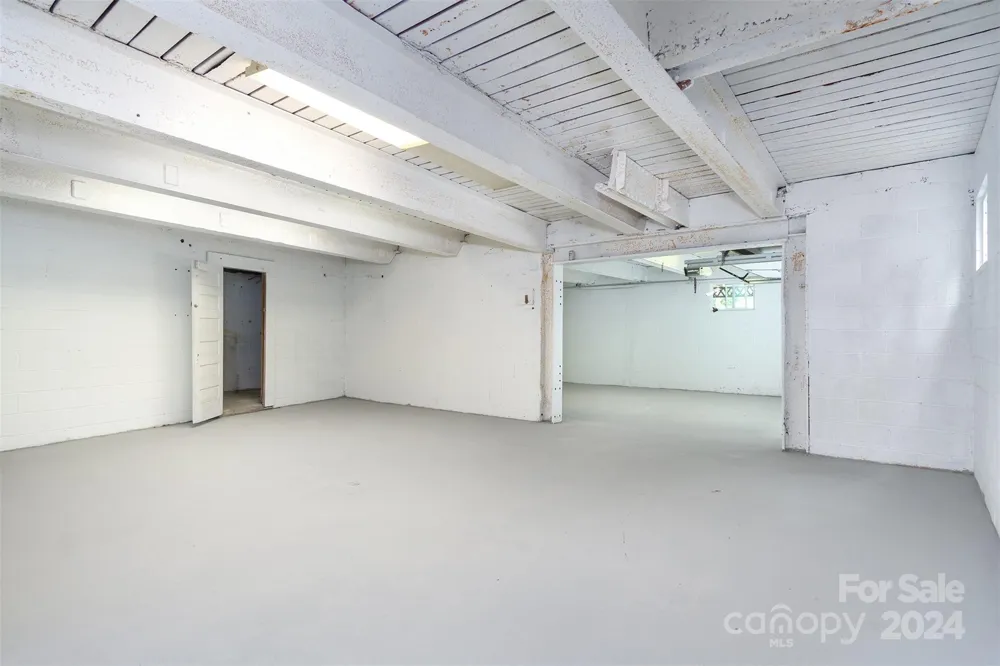 468 Deer Park Lake Road Spruce Pine, NC 28777