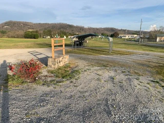 7.33AC COM CHIMNEY ROCK Highway #1,2,3 Edneyville, NC 28792