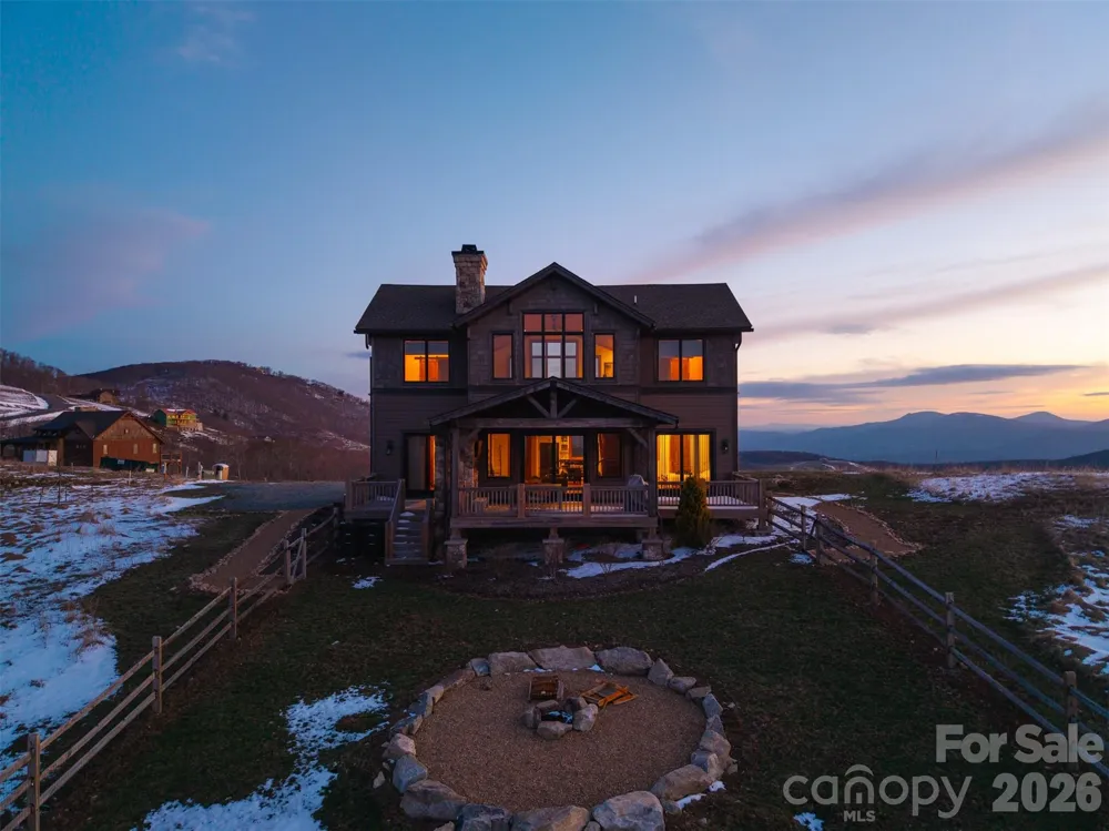 352 Great Sky Drive Banner Elk, NC 28604