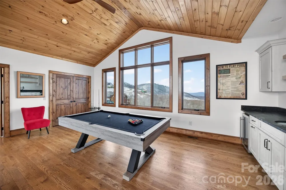 352 Great Sky Drive Banner Elk, NC 28604