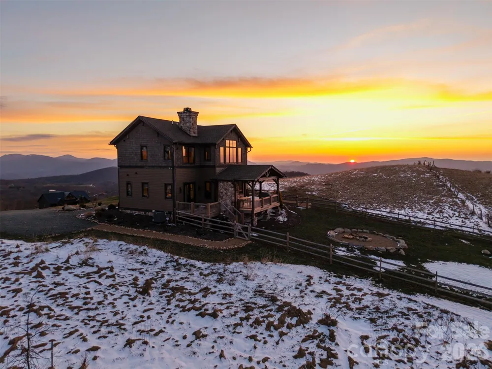352 Great Sky Drive Banner Elk, NC 28604