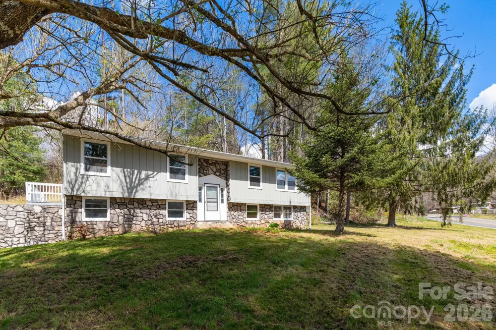 4755 US 23 Highway Mars Hill, NC 28754