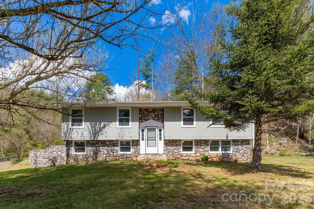 4755 US 23 Highway Mars Hill, NC 28754