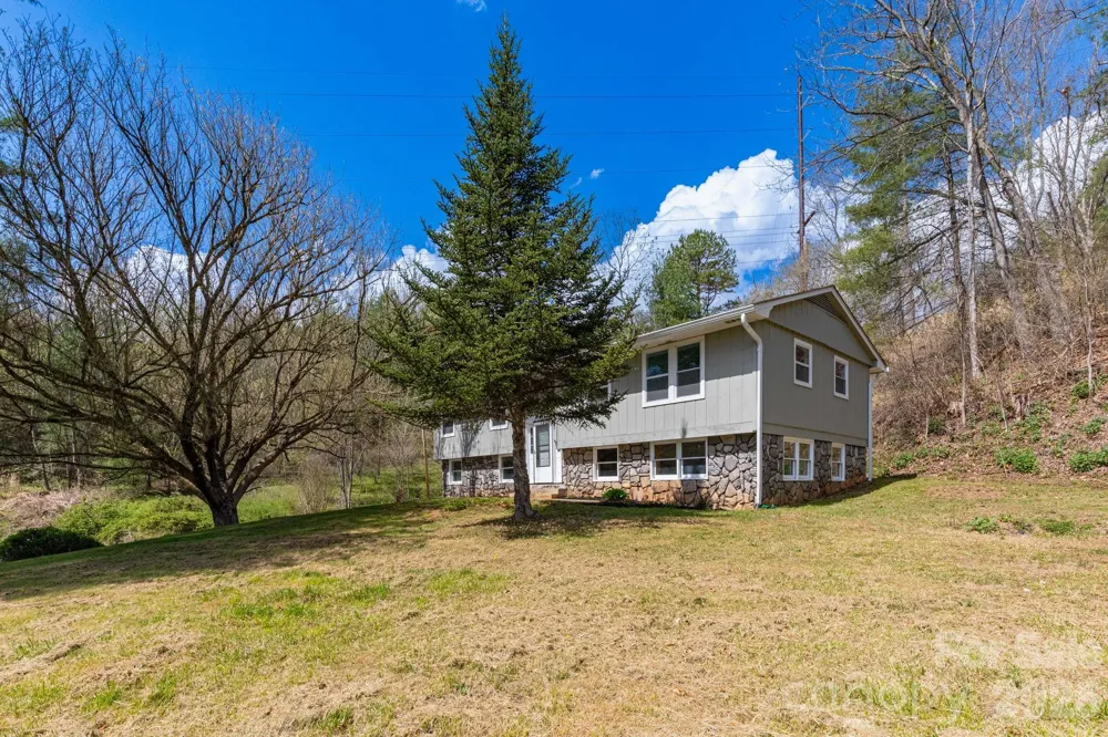 4755 US 23 Highway Mars Hill, NC 28754