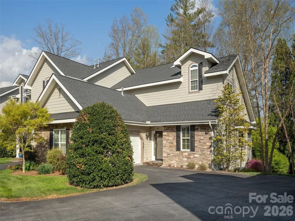 83 Towne Place Drive Hendersonville, NC 28792