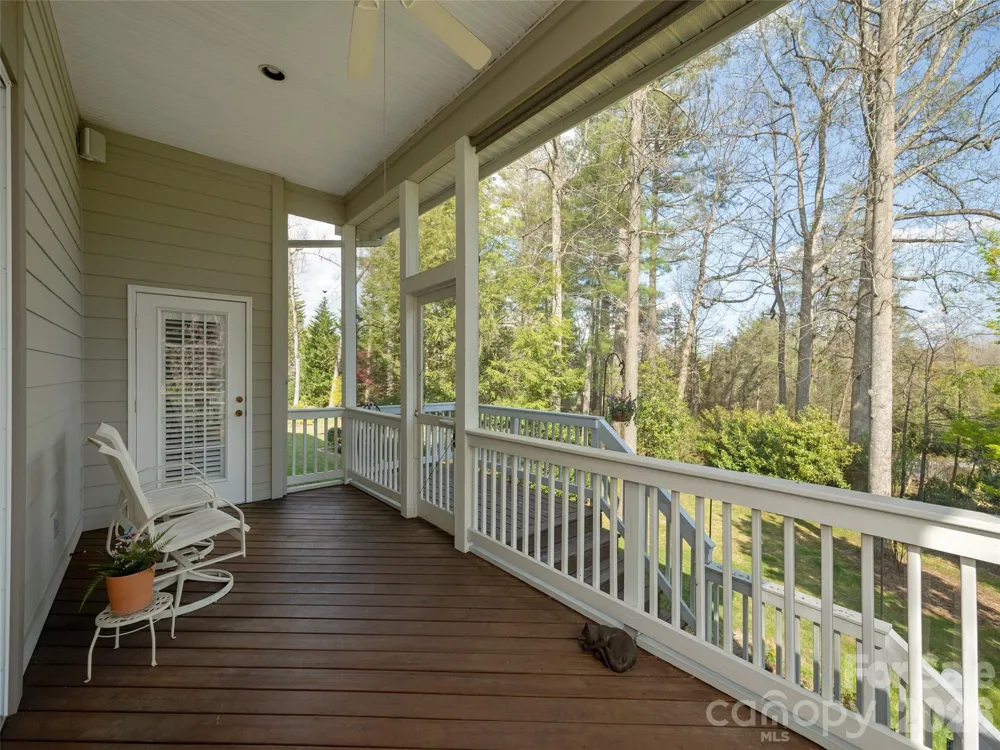 83 Towne Place Drive Hendersonville, NC 28792